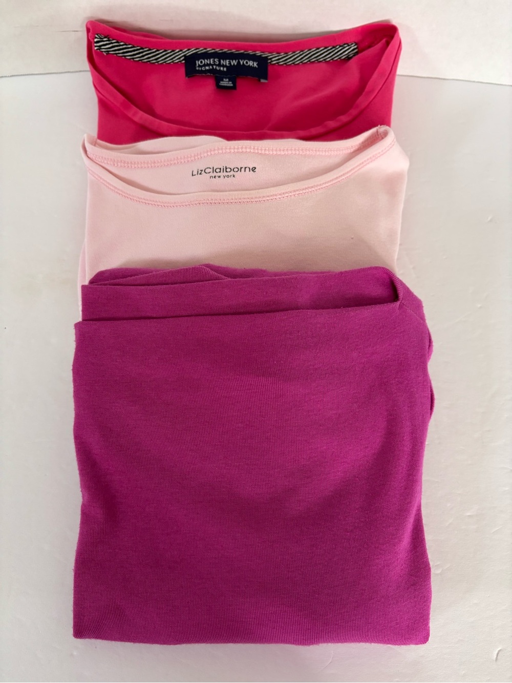 Bundle Set of 3 Size M Women’s Jersey Knit Fabric Tops with Shades of Pink.🩷